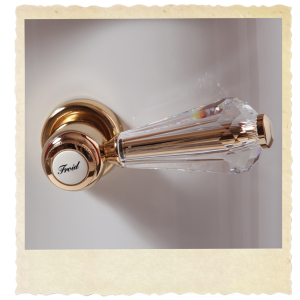 Flush handle