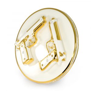 PISTOLETTO Plate with pistols D 33cm, ceramic, color white, decor gold, Crystal